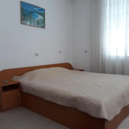 Gasthuis багрянови